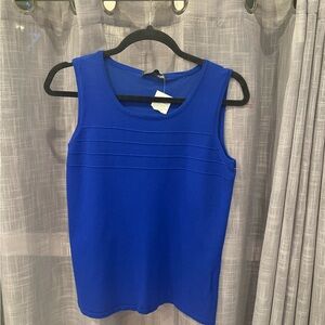 NWT women blue top Cable and Gauge shirt weekend pull over no iron women’s